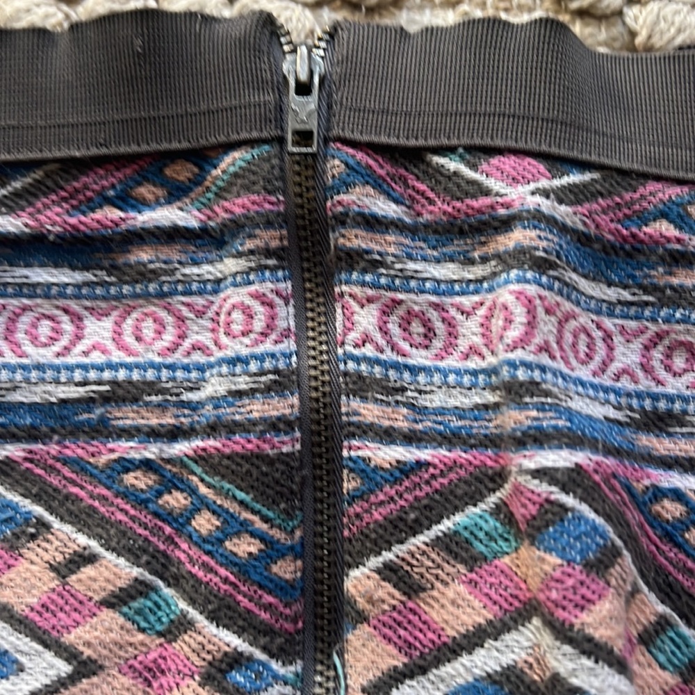 American Eagle Patterned Mini Skirt - image 3